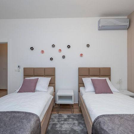 Luxury Apartments - La Vir 1 & 2 מראה חיצוני תמונה