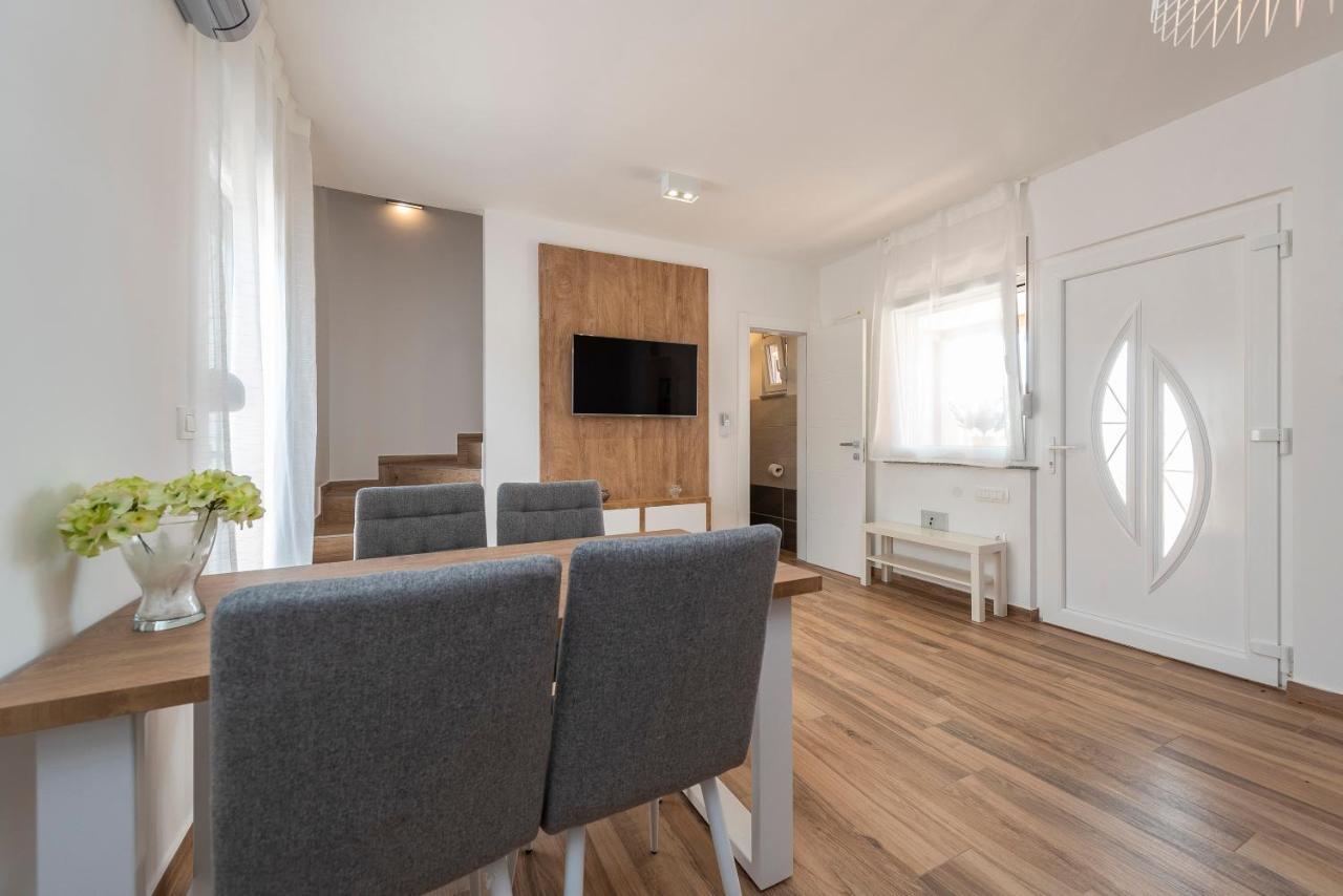 Luxury Apartments - La Vir 1 & 2 מראה חיצוני תמונה