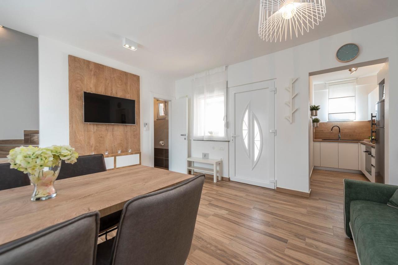 Luxury Apartments - La Vir 1 & 2 מראה חיצוני תמונה